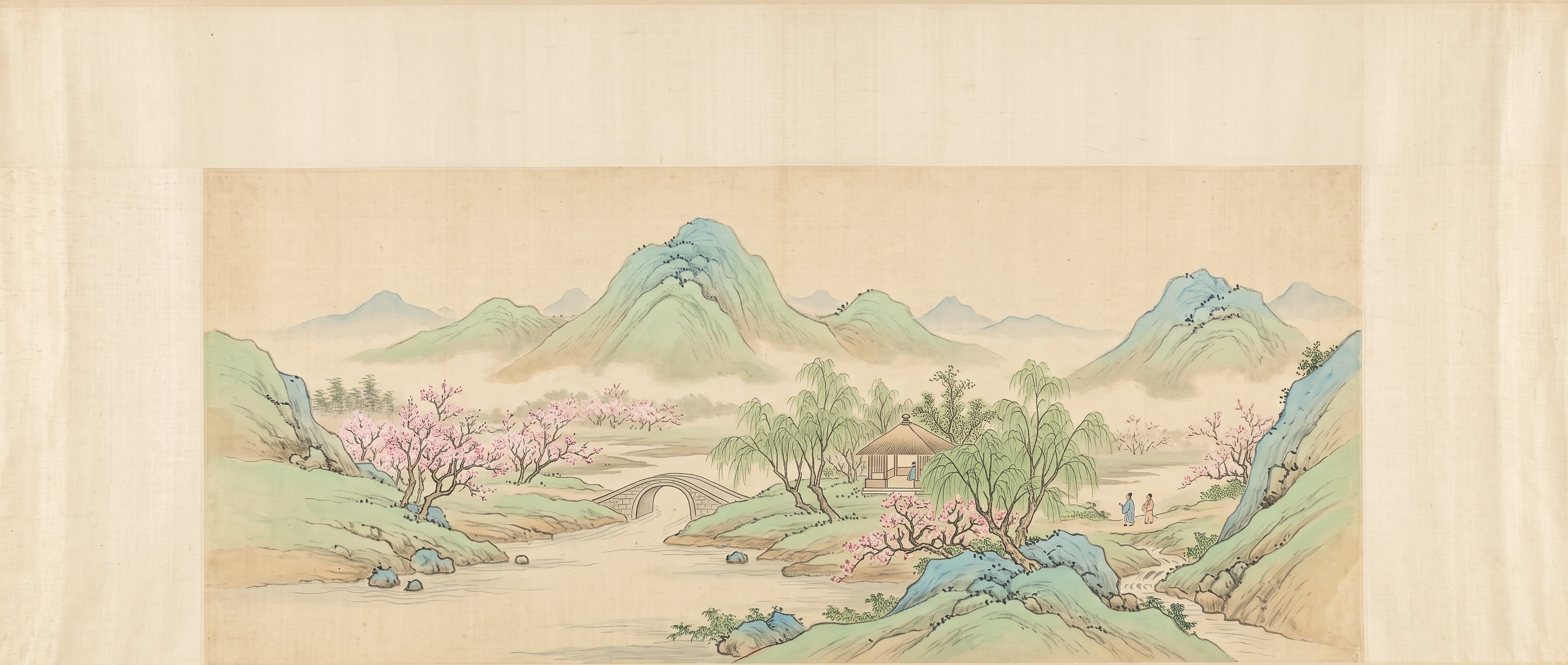 春景山水:桃花与垂柳环绕溪流,石拱桥旁有一座茅亭,两位行人缓步其间,远山浮在晨雾之上